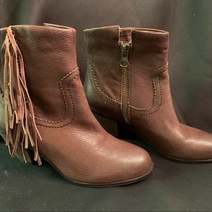 Sam Edelman fringe ankle boots. Tan size 7.5